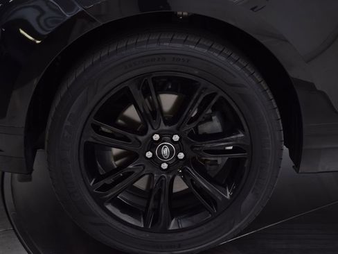 Used 2022 Land Rover Range Rover Velar R-Dynamic S image 11