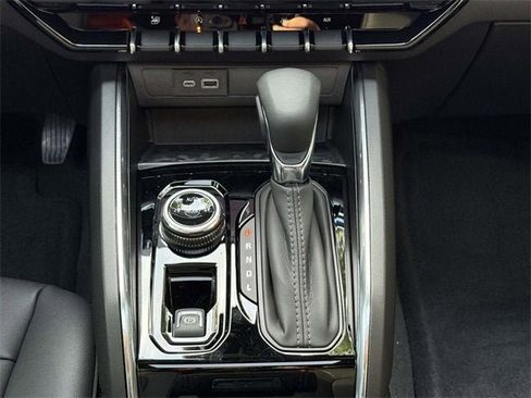 New 2026 GMC Canyon Elevation w/ Convenience Package image 15