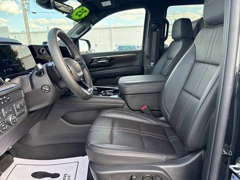 Used 2025 Chevrolet Tahoe High Country AWD/4WD image 11