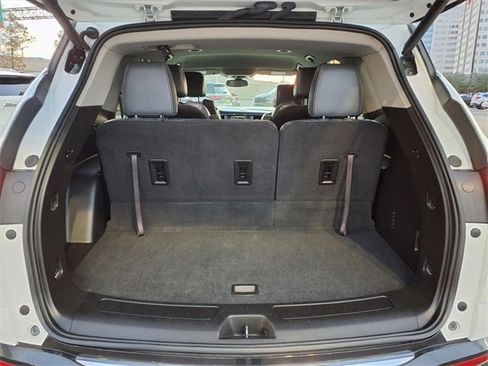 Used 2019 Buick Enclave Essence image 25