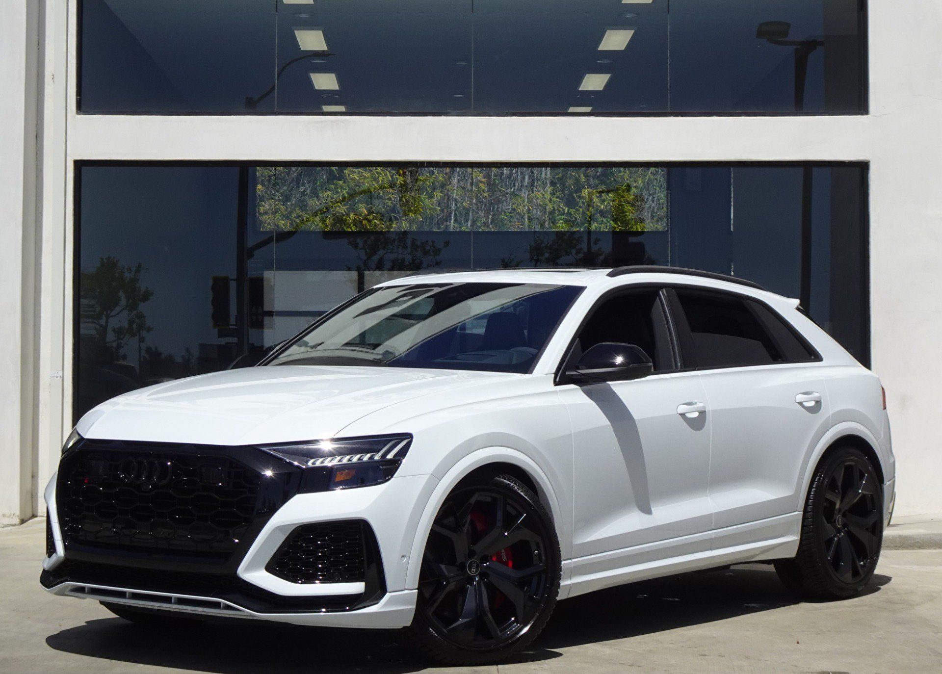 Used 2024 Audi RS Q8 AWD/4WD image 3