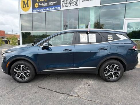 Certified 2024 Kia Sportage EX AWD/4WD image 3