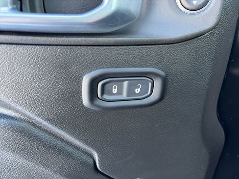Used 2022 Jeep Gladiator Sport image 24