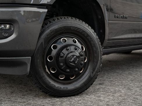 Used 2025 RAM 3500 Limited image 5