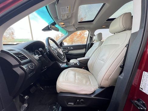 Used 2017 Ford Explorer Platinum image 22