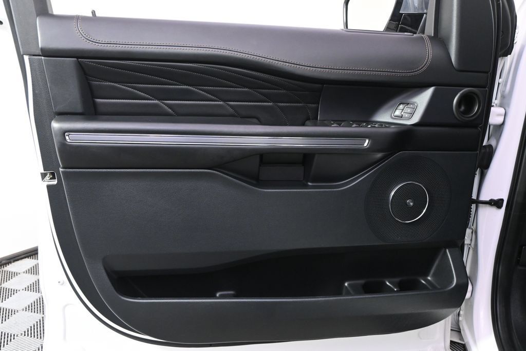 Used 2020 Ford Expedition Platinum AWD/4WD image 23