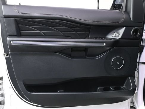 Used 2020 Ford Expedition Platinum AWD/4WD image 23