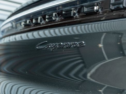 Certified 2024 Porsche Cayenne image 44