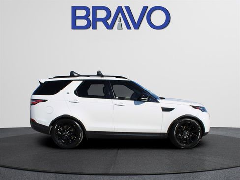 Used 2020 Land Rover Discovery HSE image 6