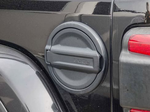 Certified 2018 Jeep Wrangler Unlimited Sahara w/ LED Lighting Group image 17