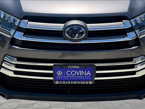 Used 2018 Toyota Highlander Limited AWD/4WD image 34