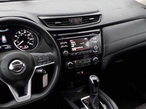 Used 2017 Nissan Rogue S w/ S Appearance Package image 4