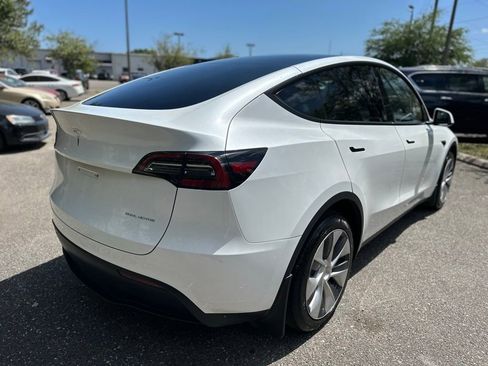 Used 2023 Tesla Model Y Long Range image 11