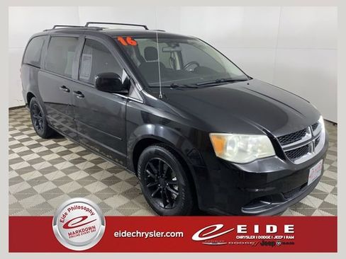 Used 2016 Dodge Grand Caravan SXT image 1