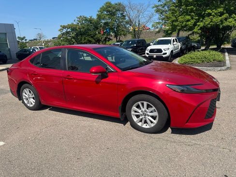 Used 2025 Toyota Camry LE w/ Convenience Package AWD/4WD image 8