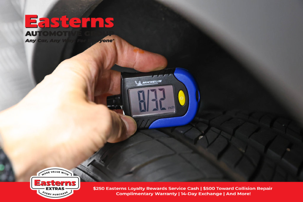 Used 2024 Nissan Pathfinder SV AWD/4WD image 29