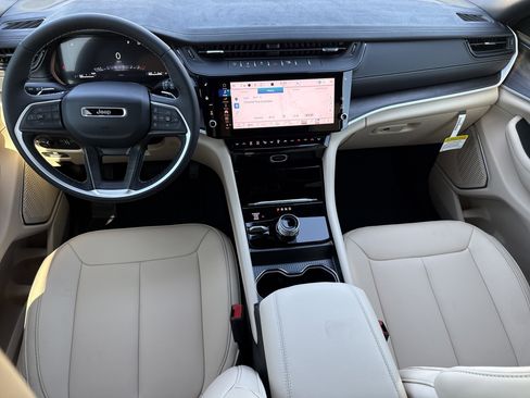 New 2026 Jeep Grand Cherokee L Limited AWD/4WD image 17