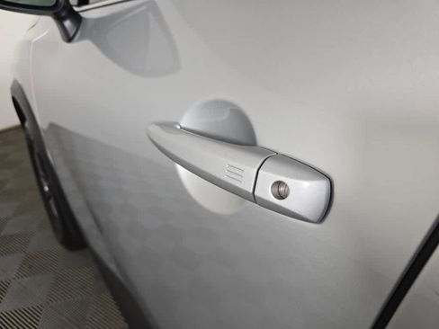 Used 2023 Nissan Pathfinder S image 24