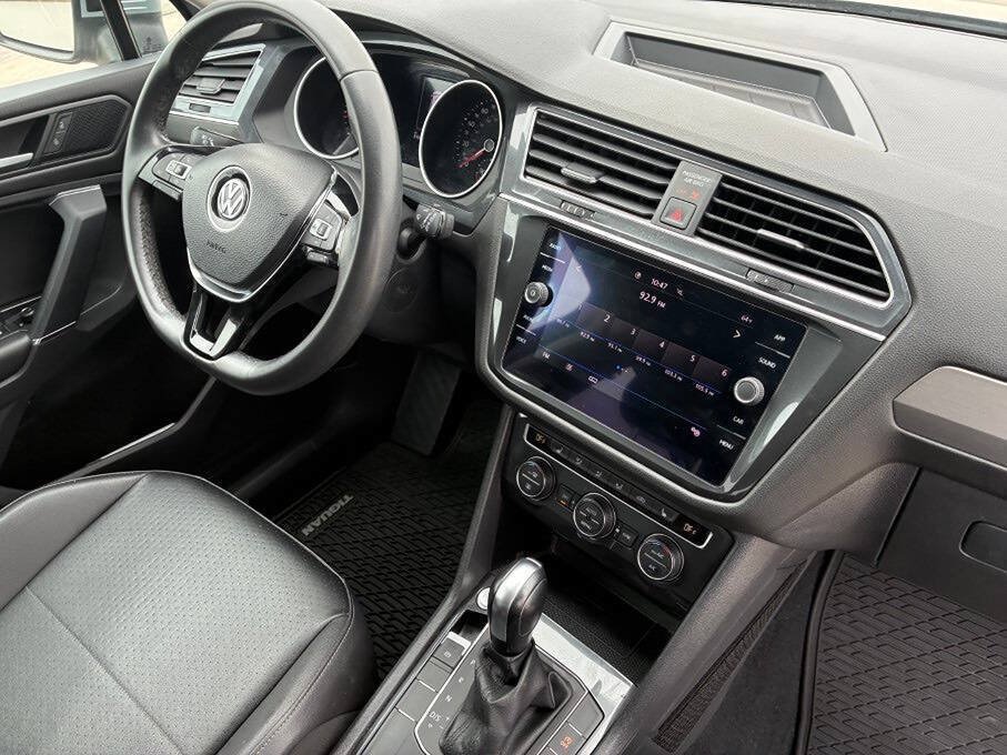 Used 2020 Volkswagen Tiguan SE w/ Panoramic Sunroof Package FWD image 36