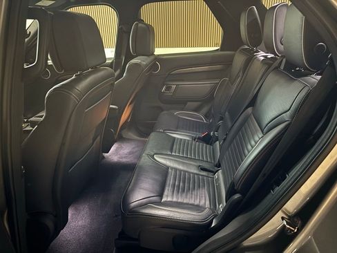 Used 2017 Land Rover Discovery HSE Luxury image 16