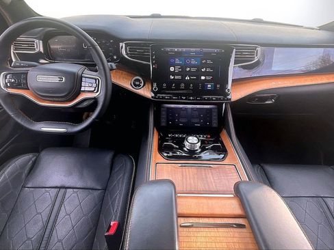 Used 2024 Jeep Grand Wagoneer Series III w/ HD Trailer Tow Package image 16