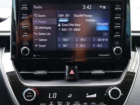 Used 2021 Toyota Corolla LE FWD image 47