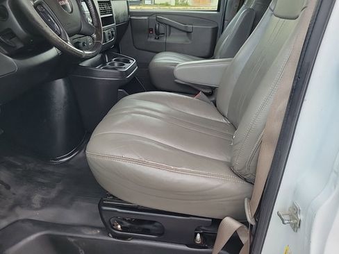 Used 2020 GMC Savana 2500 w/ Driver Convenience Package RWD image 22