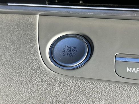 Used 2024 Hyundai Elantra SEL image 25