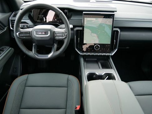New 2026 GMC Acadia AT4 w/ Luxury Package AWD/4WD image 13
