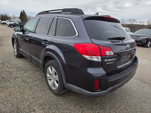 Used 2011 Subaru Outback 3.6R Limited image 6