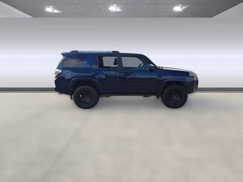 Used 2020 Toyota 4Runner SR5 image 7