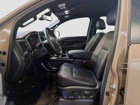 Used 2022 Nissan Titan PRO-4X w/ Pro-4x Convenience Package AWD/4WD image 22
