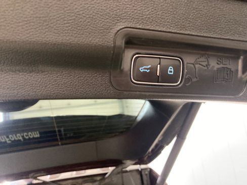 Used 2023 Ford Explorer XLT w/ Equipment Group 202A AWD/4WD image 20