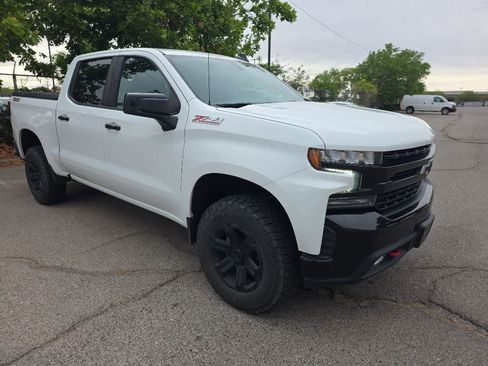 Used 2022 Chevrolet Silverado 1500 LT Trail Boss w/ Bed Protection Package AWD/4WD image 11