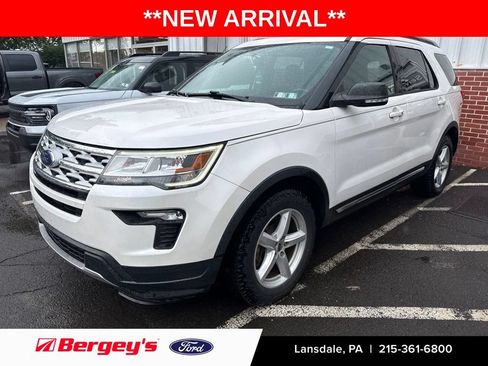 Used 2019 Ford Explorer XLT w/ Equipment Group 201A FWD image 1