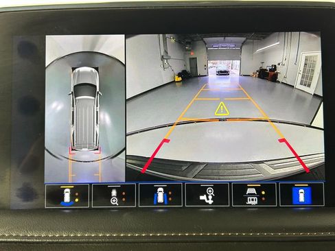 Used 2023 Chevrolet Suburban High Country w/ Premium Package image 25