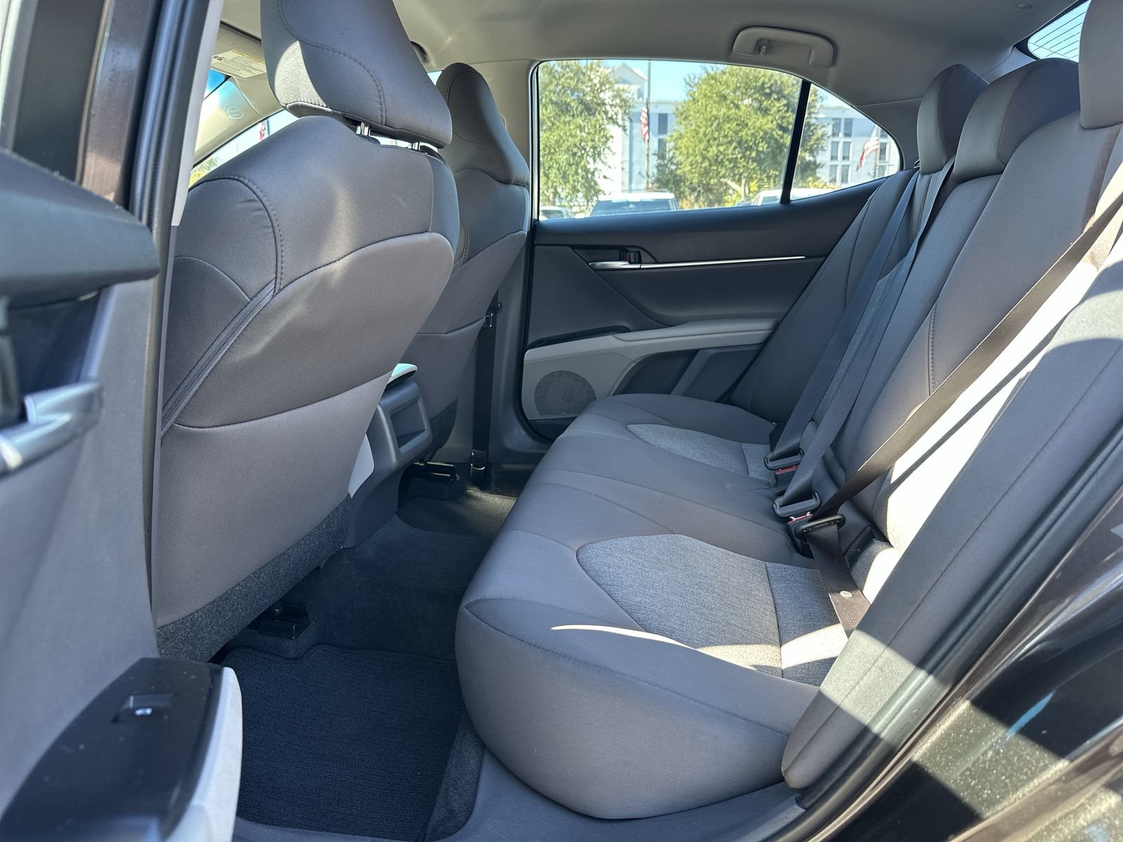 Used 2018 Toyota Camry LE FWD image 31