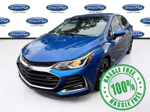 Used 2019 Chevrolet Cruze LT w/ Convenience Package FWD image 3