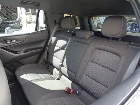 Used 2025 Chevrolet Equinox LT w/ Safety and Technology Package image 9