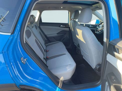 Used 2022 Volkswagen Taos SE image 25