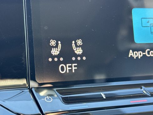 New 2026 Volkswagen Atlas SE image 9