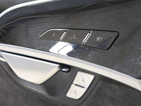 Used 2020 Audi S8 L w/ S8 Executive Package AWD/4WD image 23