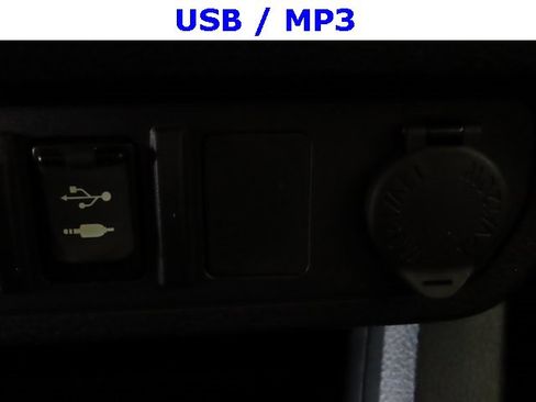 Used 2018 Toyota Tacoma SR5 image 9