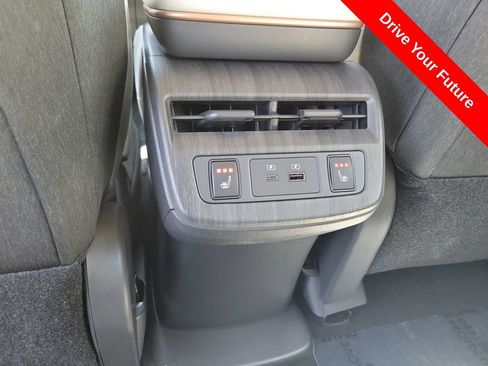 Used 2023 Nissan Ariya FWD image 24