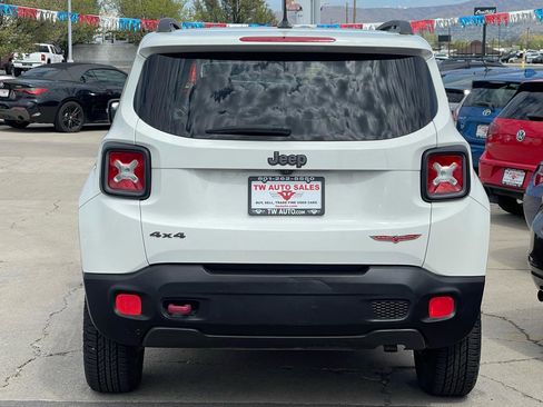 Used 2017 Jeep Renegade Trailhawk image 6