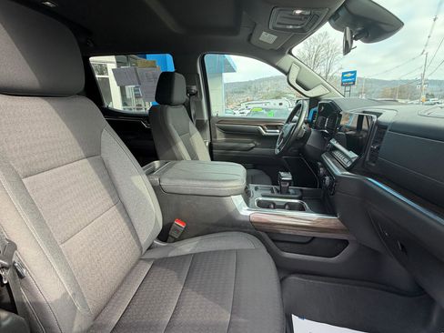 Used 2024 Chevrolet Silverado 1500 RST image 18