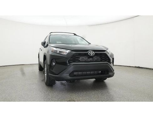 Certified 2025 Toyota RAV4 XLE image 30