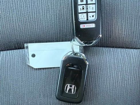 Used 2018 Honda Odyssey EX image 26