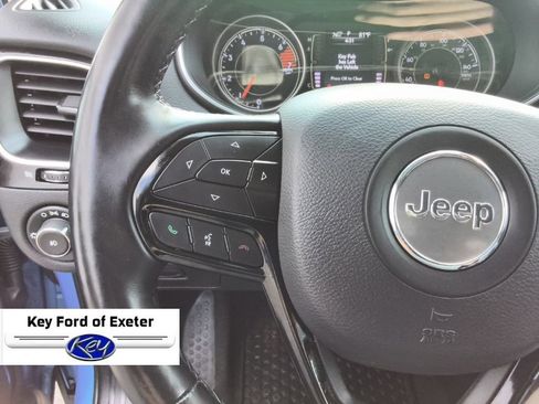 Used 2020 Jeep Cherokee Latitude Plus AWD/4WD image 29