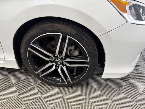 Used 2017 Honda Accord Sport image 13